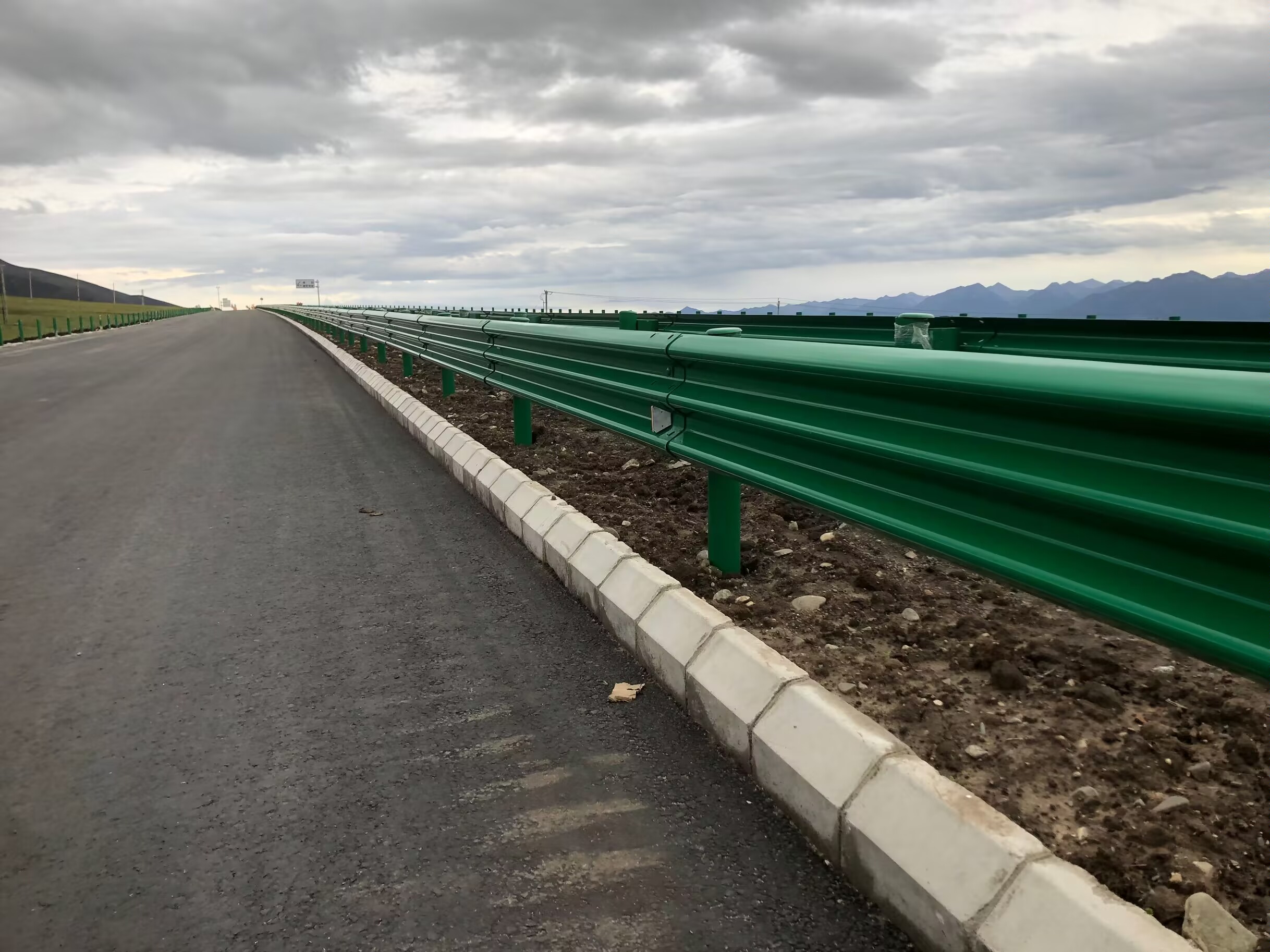 奉化市乡村公路波形护栏波形护栏 - 推荐
